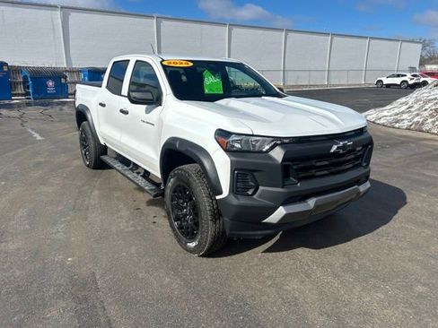 Used 2024 Chevrolet Colorado Trail Boss w/ Advanced Trailering Package image 9