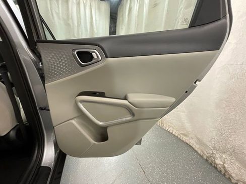 Used 2025 Kia Soul LX w/ LX Technology Package FWD image 24