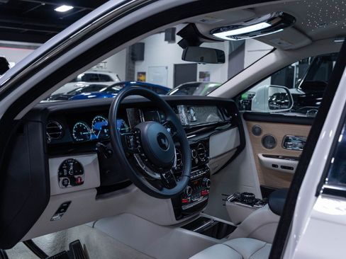 Used 2019 Rolls-Royce Phantom Sedan RWD image 89