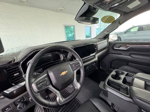Used 2024 Chevrolet Silverado 1500 LT AWD/4WD image 13