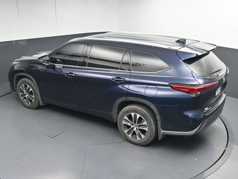 Used 2020 Toyota Highlander XLE image 37
