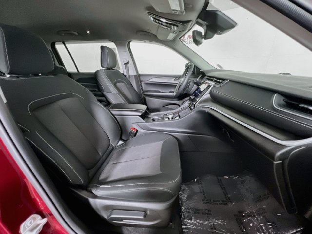 Used 2023 Jeep Grand Cherokee L Laredo w/ Luxury Tech Group I AWD/4WD image 40
