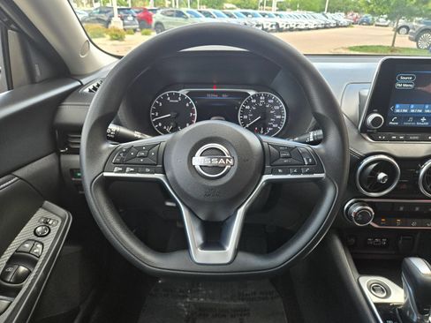 Used 2025 Nissan Sentra SV FWD image 15