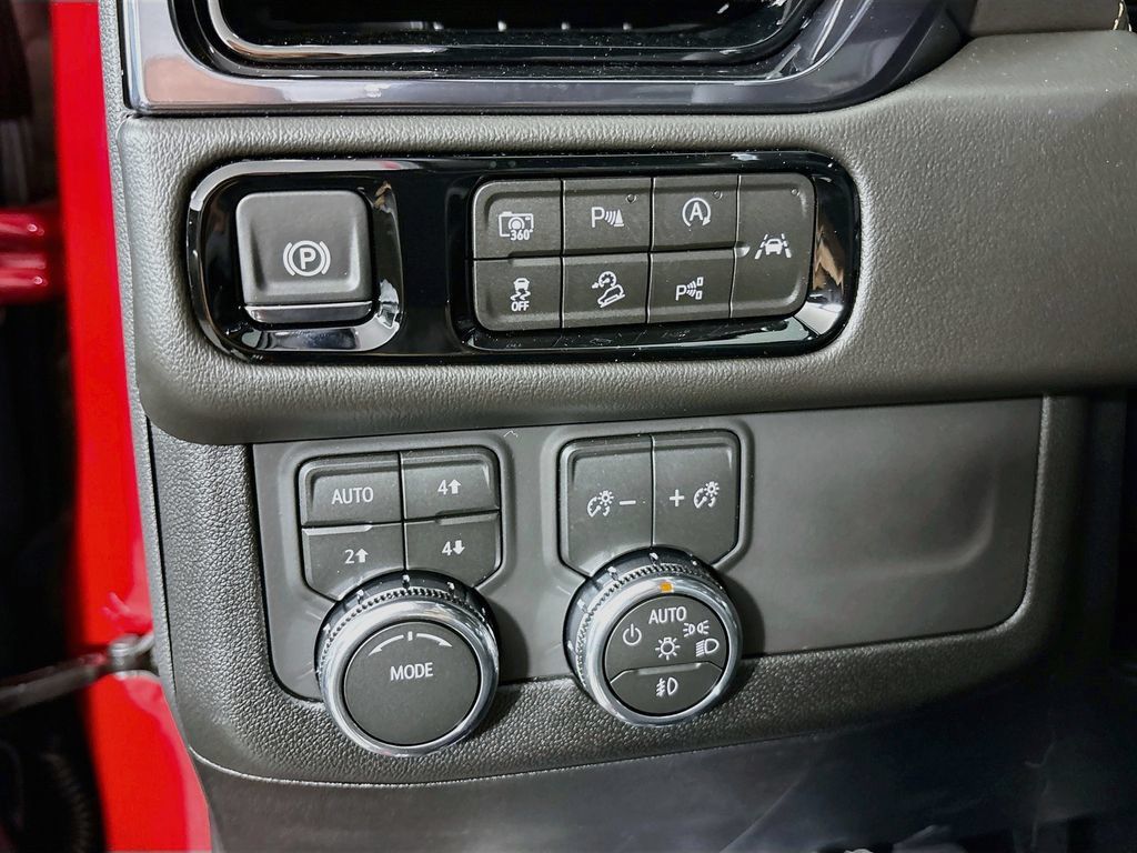 New 2026 GMC Yukon XL AT4 w/ AT4 Premium Package AWD/4WD image 10