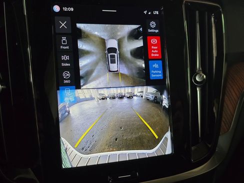 Certified 2024 Volvo V60 B5 Cross Country Plus w/ Protection Package Premier image 31