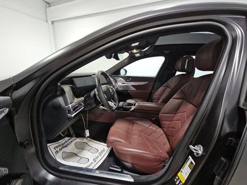 Used 2023 BMW 760i xDrive AWD/4WD image 5