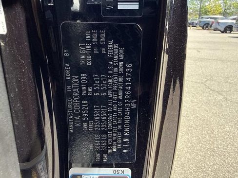 Used 2024 Kia Carnival LX FWD image 29