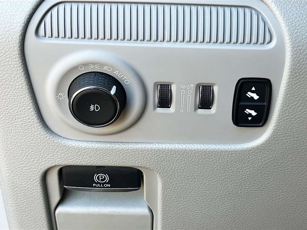 Used 2022 Jeep Wagoneer Series II AWD/4WD image 10