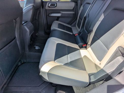 Used 2023 Ford Bronco Wildtrak image 18