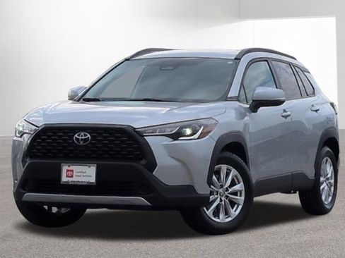 Certified 2024 Toyota Corolla Cross LE image 1