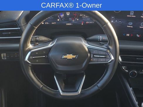 Used 2025 Chevrolet Traverse LT image 28