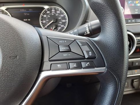 Used 2025 Nissan Sentra SV FWD image 16