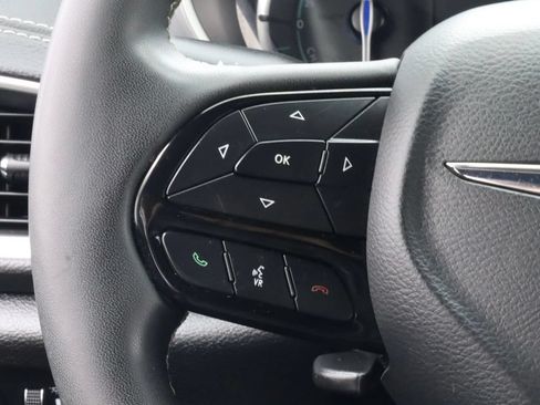 Used 2023 Chrysler Pacifica Touring-L w/ S Appearance Package FWD image 15