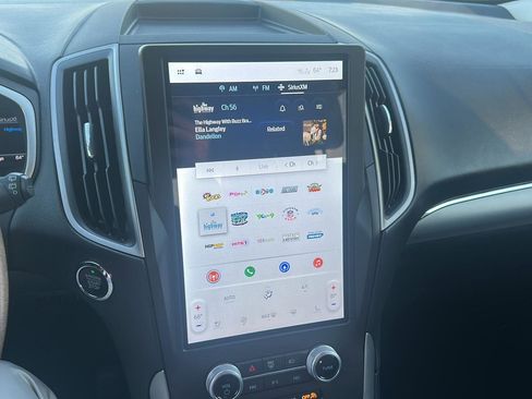 Used 2021 Ford Edge SEL w/ Convenience Package FWD image 16
