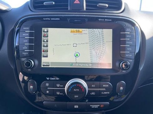 Used 2016 Kia Soul ! w/ Premium Package image 18