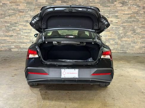 New 2025 Hyundai Elantra SE image 7