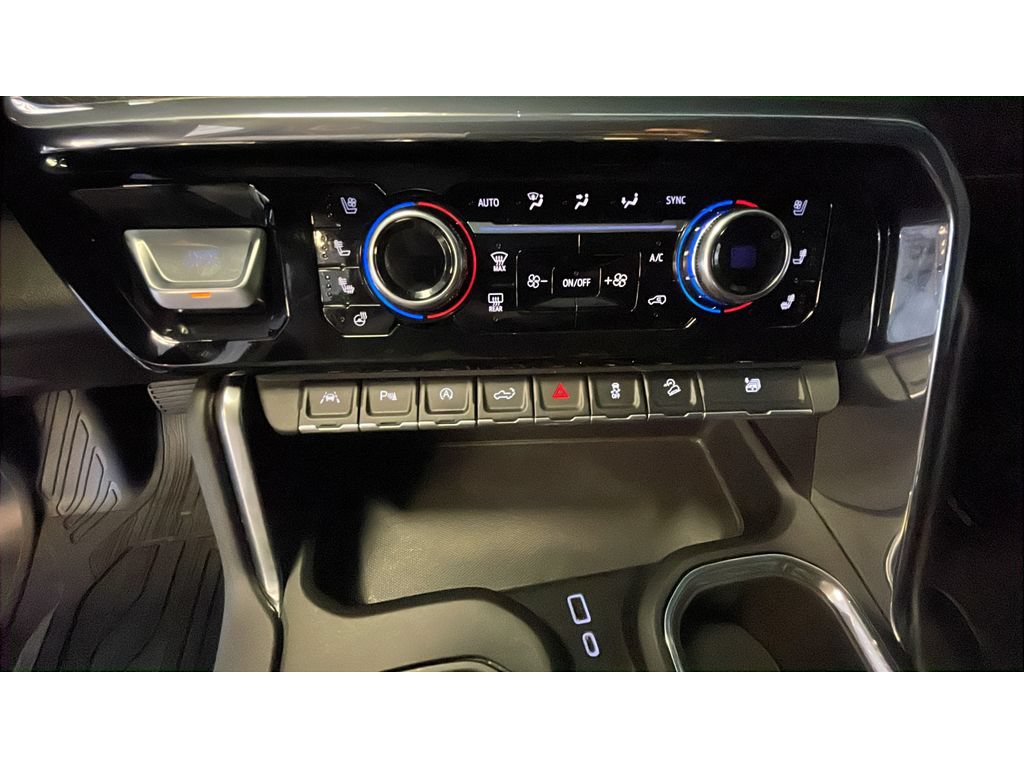 Used 2024 GMC Sierra 1500 Denali AWD/4WD image 14