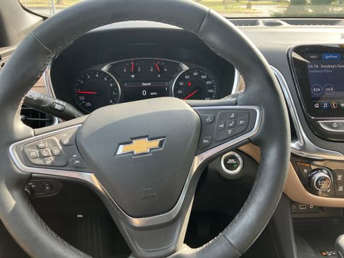 Used 2023 Chevrolet Equinox Premier AWD/4WD image 17