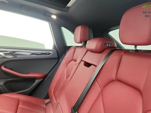 Used 2024 Porsche Macan AWD/4WD image 29