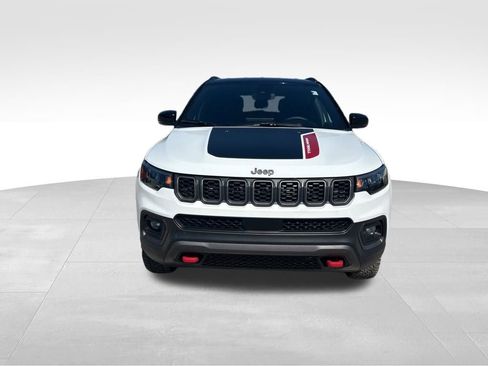 Used 2024 Jeep Compass Trailhawk image 8