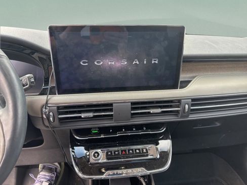 Used 2023 Lincoln Corsair Reserve w/ Equipment Group 201A image 17