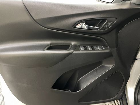 Used 2020 Chevrolet Equinox LT FWD image 21