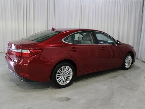 Used 2014 Lexus ES 350 w/ Luxury Package FWD image 35
