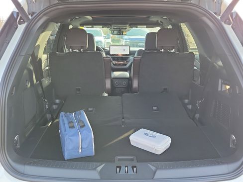 New 2026 Ford Explorer Platinum w/ LUX Leather Package image 8