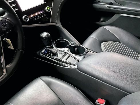 Used 2018 Toyota Camry SE image 16