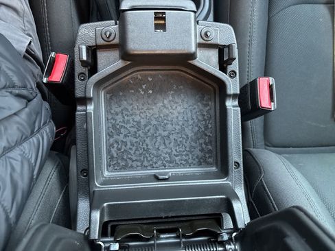 Used 2022 Jeep Wrangler Unlimited Sahara w/ Cold Weather Group image 30