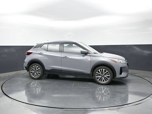 Used 2024 Nissan Kicks SV FWD image 5