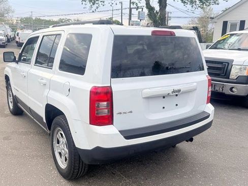 Used 2017 Jeep Patriot Sport w/ Power Value Group AWD/4WD image 3