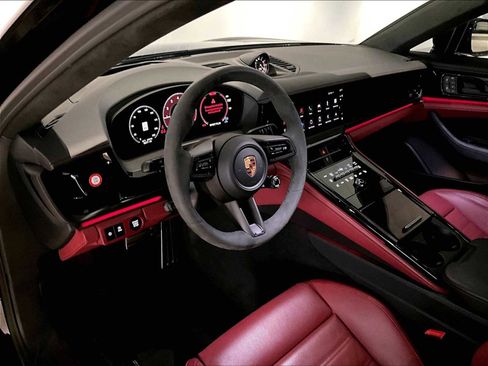 Used 2025 Porsche Panamera GTS image 7