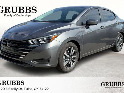 New 2025 Nissan Versa SV w/ Trunk Package
