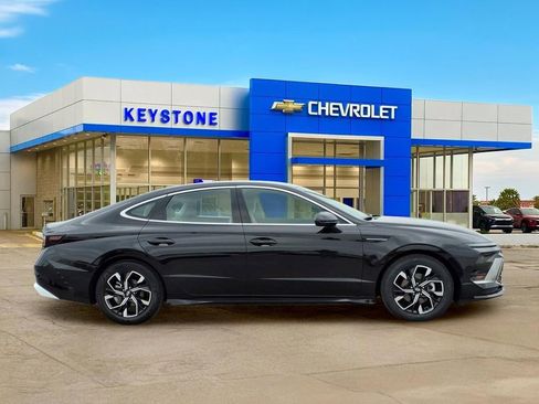Used 2025 Hyundai Sonata SEL FWD image 8