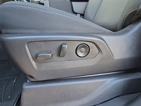 Used 2024 GMC Sierra 3500 SLE w/ SLE Value Package image 11