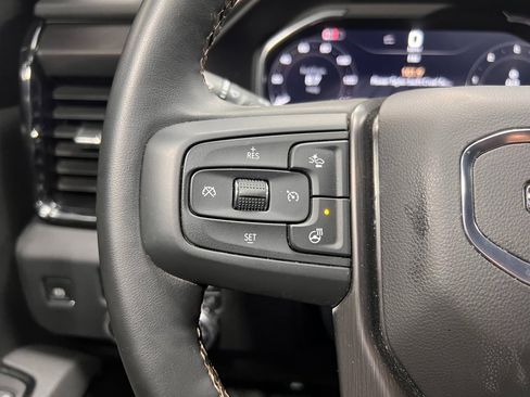 Used 2025 GMC Sierra 2500 AT4 w/ AT4 Premium Plus Package image 17