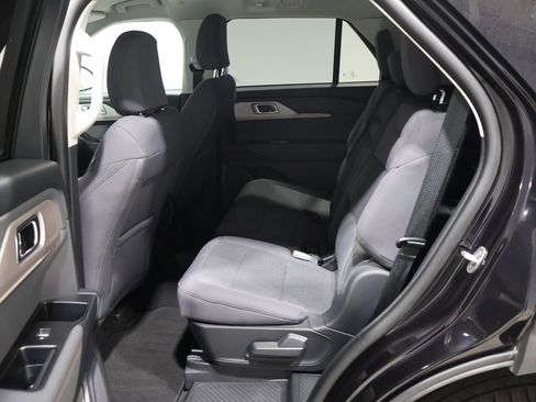 Used 2025 Ford Explorer Active image 16