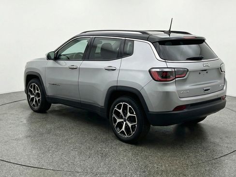 Used 2025 Jeep Compass Limited image 6