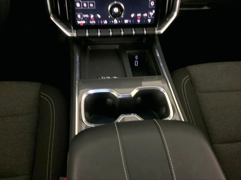 Used 2025 GMC Acadia Elevation FWD image 18