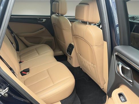 Used 2019 Porsche Macan AWD/4WD image 12