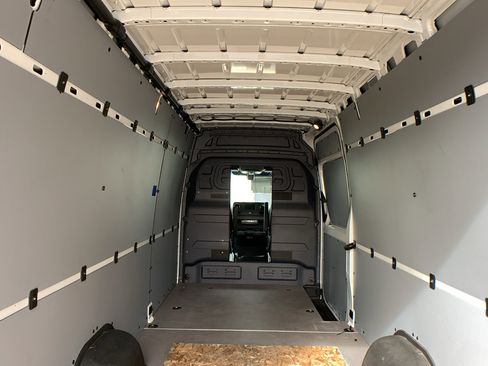 Used 2024 Mercedes-Benz Sprinter 2500 image 26