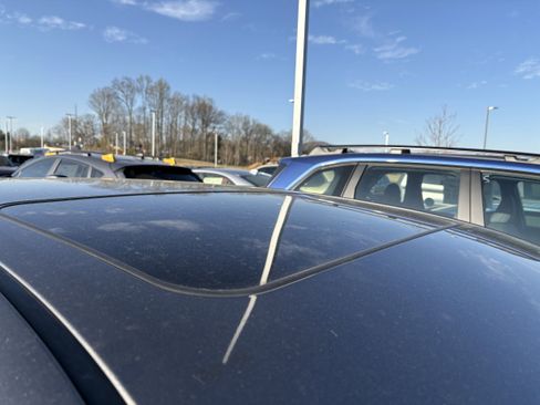 Used 2016 Toyota Camry XSE w/ Moonroof Package image 9