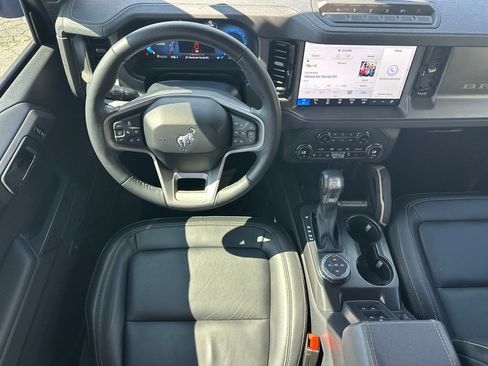 Used 2025 Ford Bronco Badlands AWD/4WD image 24