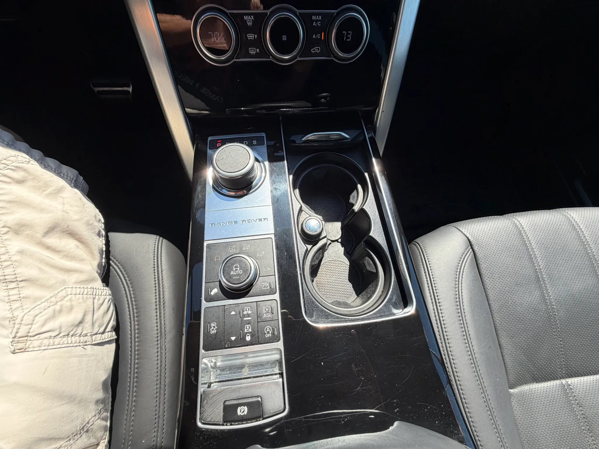 Used 2014 Land Rover Range Rover Supercharged AWD/4WD image 43