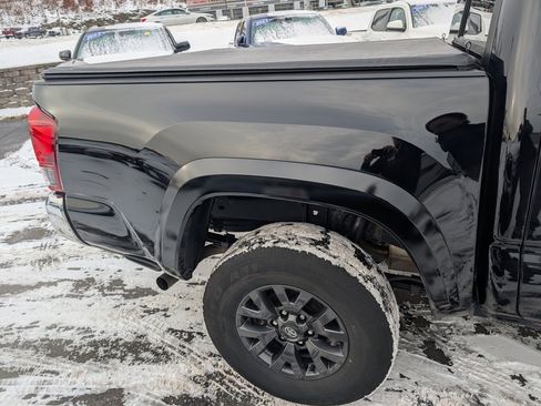 Certified 2023 Toyota Tacoma SR5 image 9