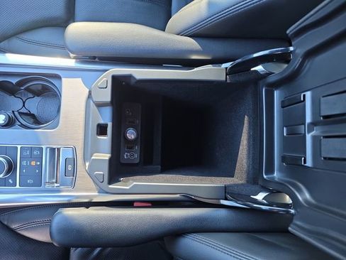 Used 2016 Land Rover Range Rover Sport SE image 27