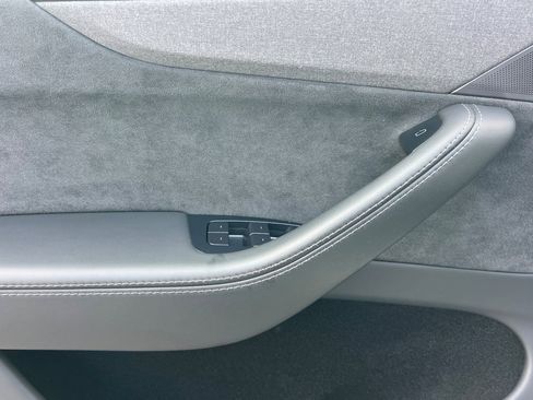 Used 2026 Tesla Model Y Premium image 15