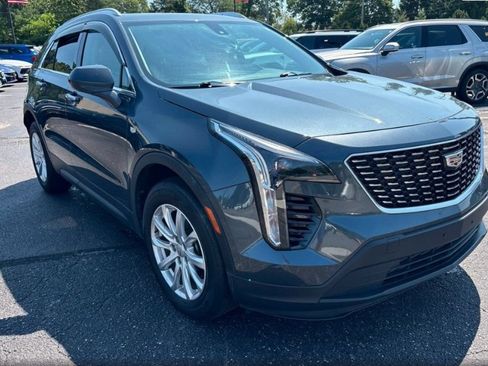 Used 2019 Cadillac XT4 Luxury w/ Cold Weather Package AWD/4WD image 3