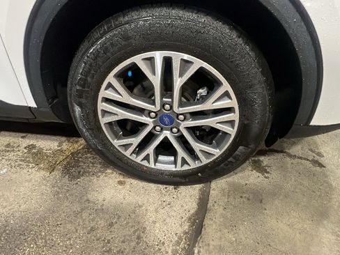 Used 2021 Ford Escape SEL AWD/4WD image 9